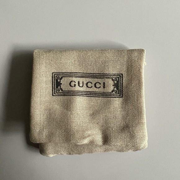 Silver Gucci Feline Necklace. - Picture 5 of 8